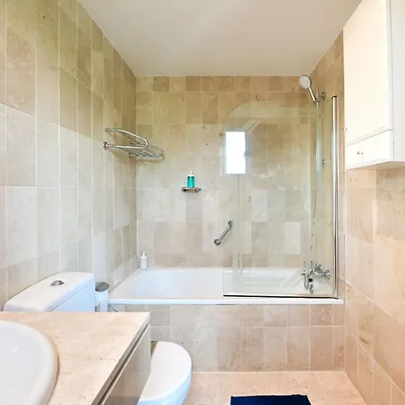 Amplio De 3 Junto A La Playa, Costalita, Appartement Estepona